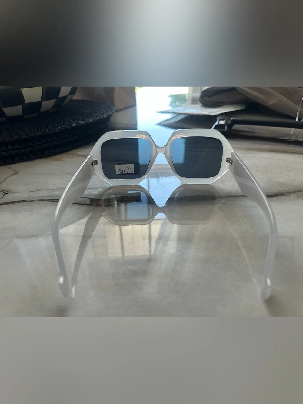 I-SEA White Oversized Geometric Sunglasses Unisex – New With Tags